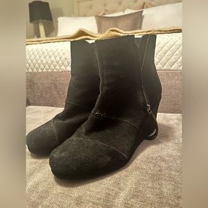 Toms Suede Wedges